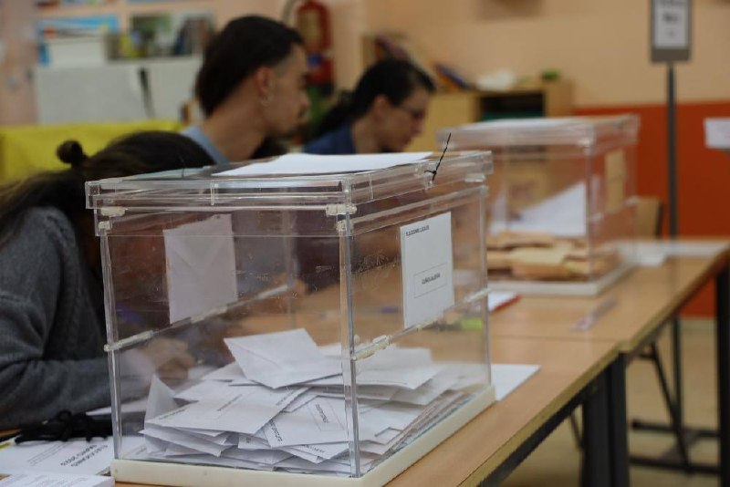 Elecciones generales en España, con PP y Vox al frente del promedio de encuestas para el 29-N