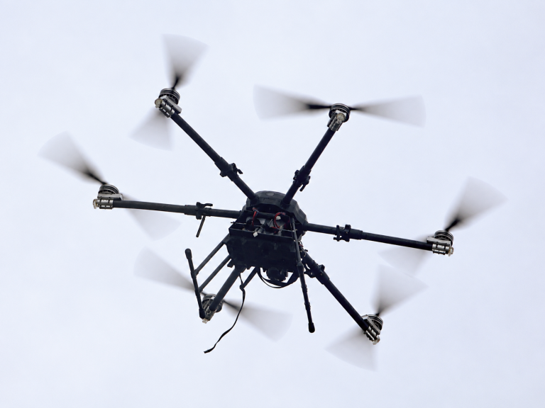 Drones de ataque en una operación militar