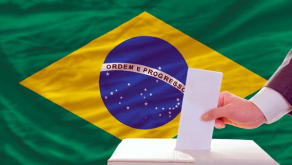 Lula da Silva y Flávio Bolsonaro, candidatos en el balotaje de Brasil