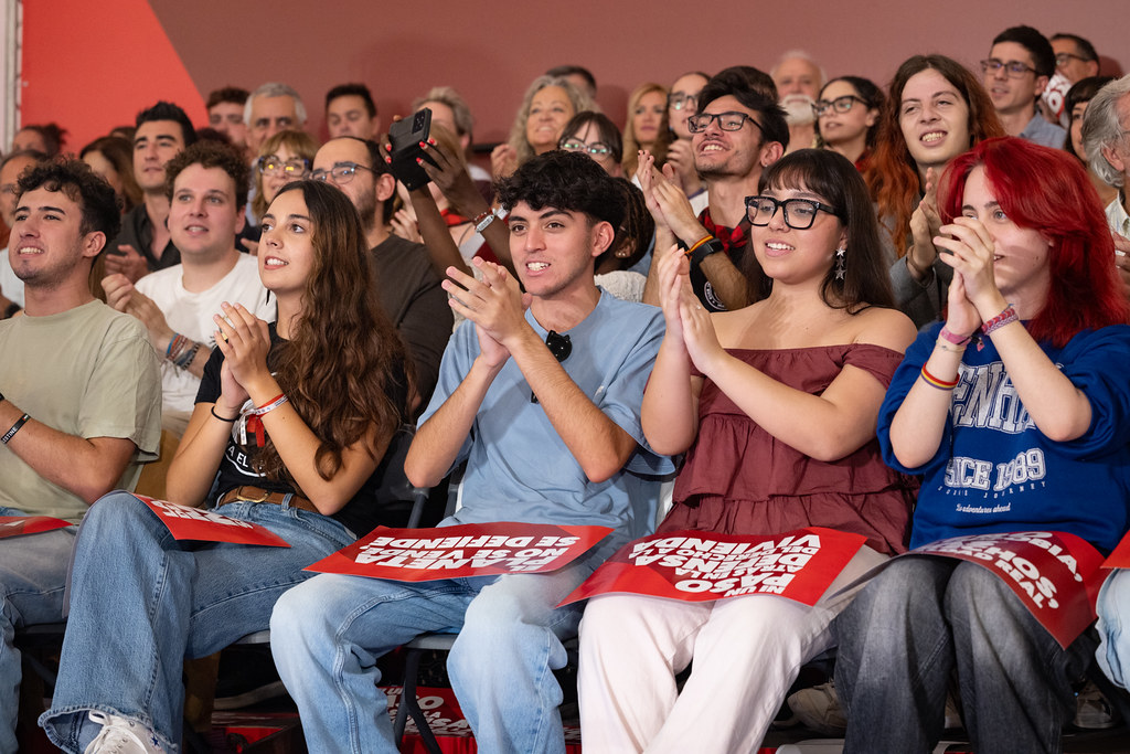 Simpatizantes del PSOE en un acto del partido