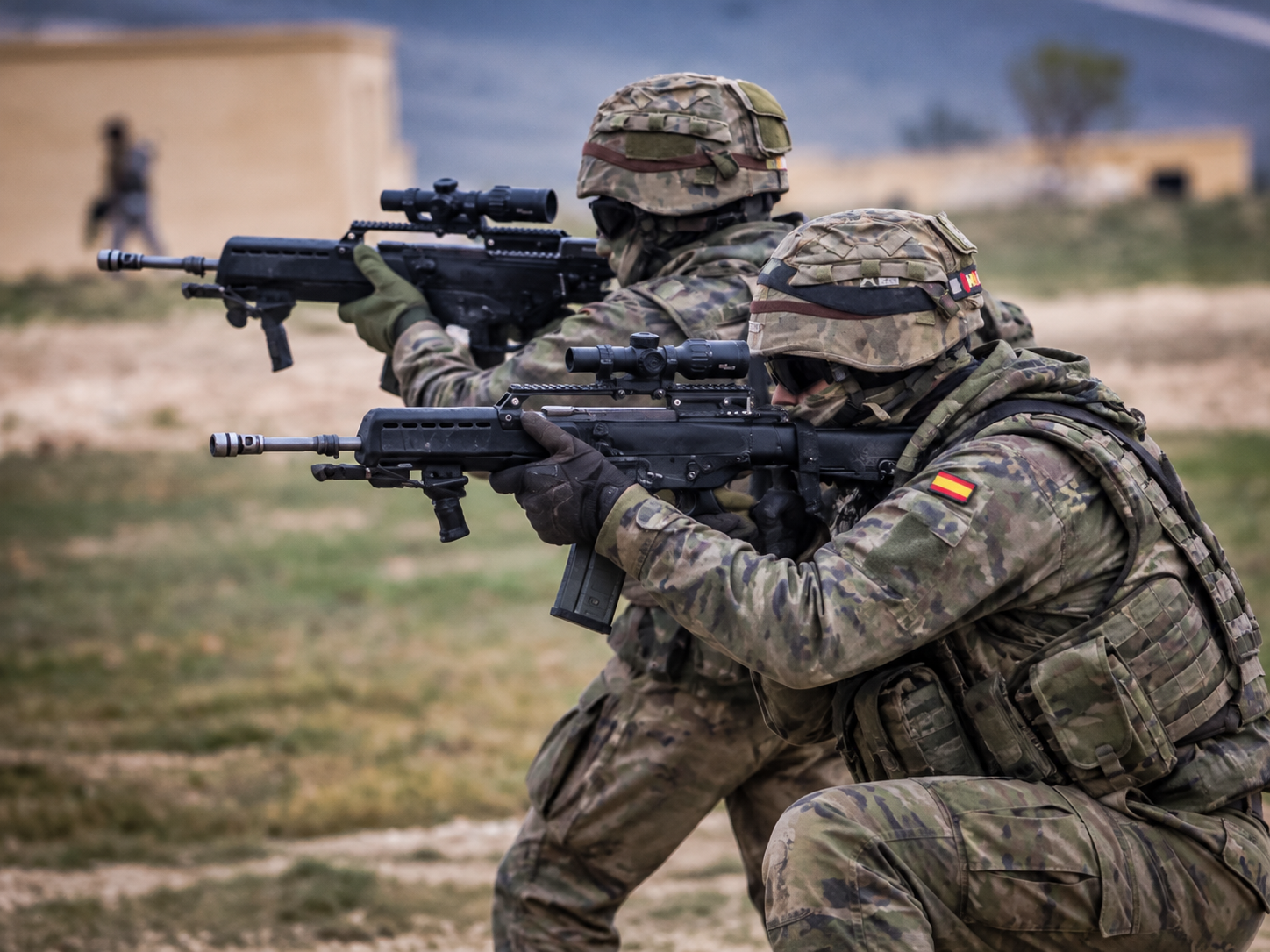 Militares del Ejército español durante unas maniobras